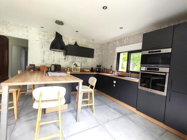 Maison de campagne, ses dépendances et son terrain de 2.13Ha