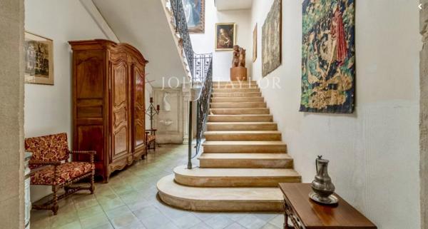Hôtel particulier en plein cœur de L’Isle-sur-la-Sorgue,.