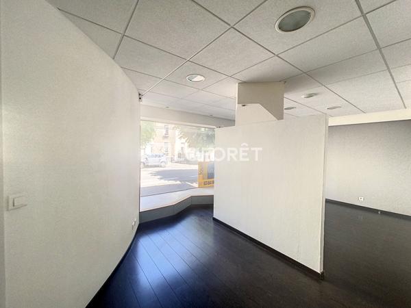 Location local commercial Vesoul - 2 pièce(s) - 39 m² - 370 €/mois