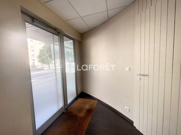 Location local commercial Vesoul - 2 pièce(s) - 39 m² - 370 €/mois