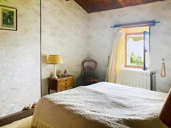 Charentaise à rafraichir - 4 chambres