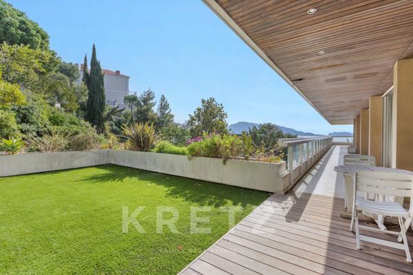 Appartement de standing dans résidence privée avec terrasse de 141m2 et vue mer exceptionnelle