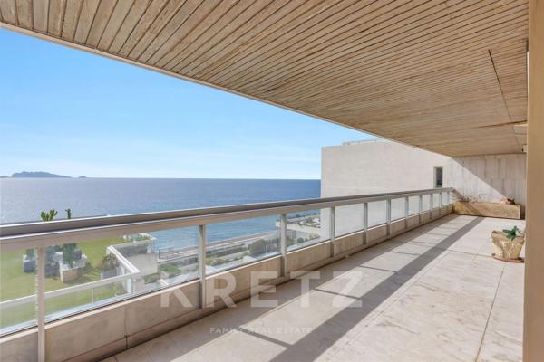 Appartement de standing dans résidence privée avec terrasse de 141m2 et vue mer exceptionnelle