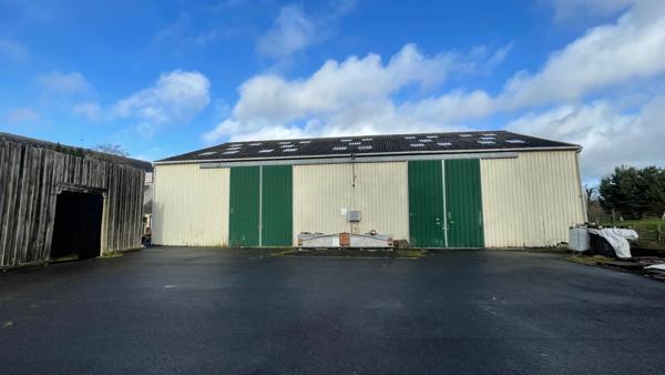 Local/bureau 950 m² à vendre GOUAREC (22)