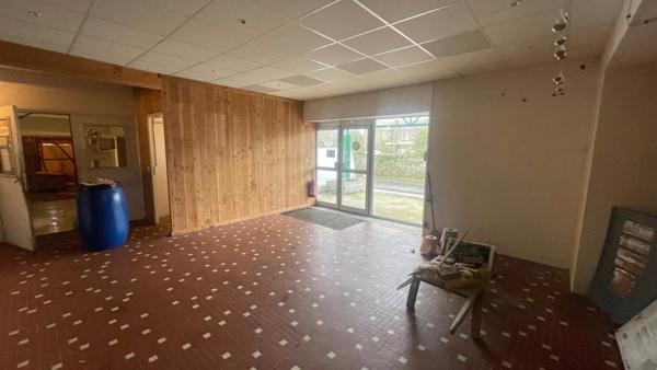 Local/bureau 950 m² à vendre GOUAREC (22)