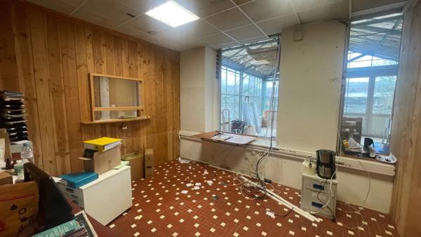 Local/bureau 950 m² à vendre GOUAREC (22)