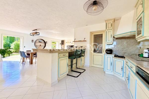 Maison à vendre 6 pièces de 153,02 m² à Tourrettes