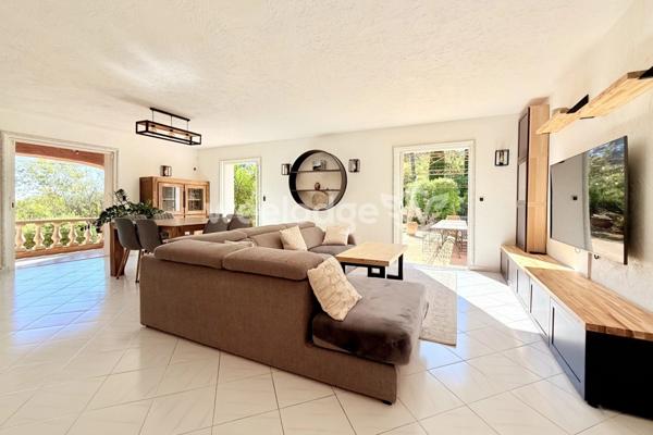 Maison à vendre 6 pièces de 153,02 m² à Tourrettes