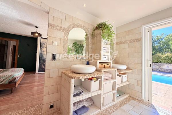 Maison à vendre 6 pièces de 153,02 m² à Tourrettes