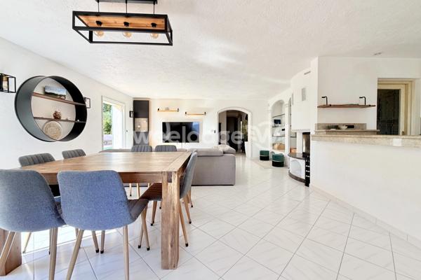 Maison à vendre 6 pièces de 153,02 m² à Tourrettes