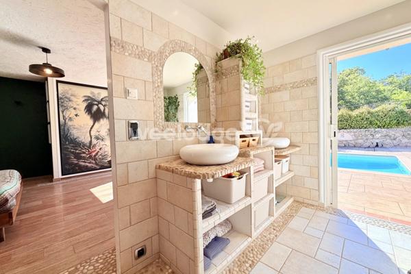 Maison à vendre 6 pièces de 153,02 m² à Tourrettes