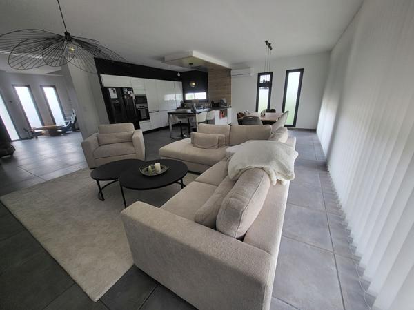 Maison de Prestige à Vendre à Saint Ay