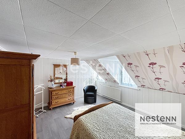 Maison de 115 m2 comprenant 4 chambres + cour située à CALAIS THÉÂTRE