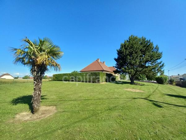 Maison à vendre 9 pièces proche de PIERRE DE BRESSE (71)