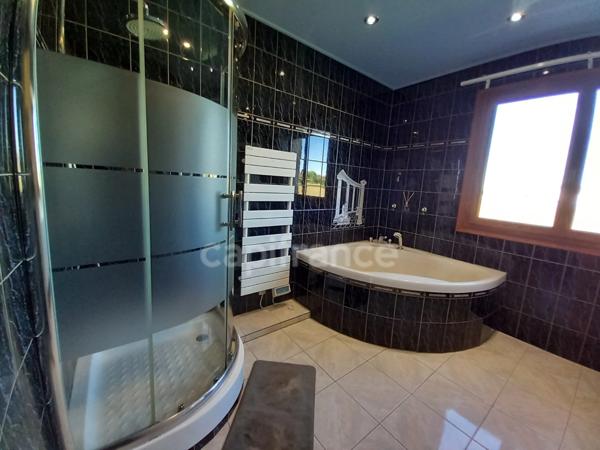 Maison à vendre 9 pièces proche de PIERRE DE BRESSE (71)