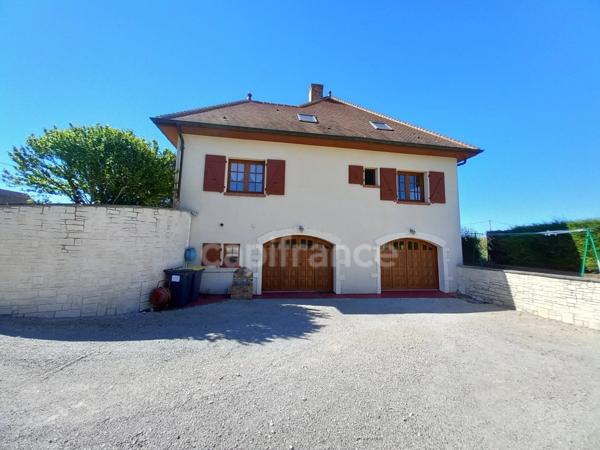Maison à vendre 9 pièces proche de PIERRE DE BRESSE (71)