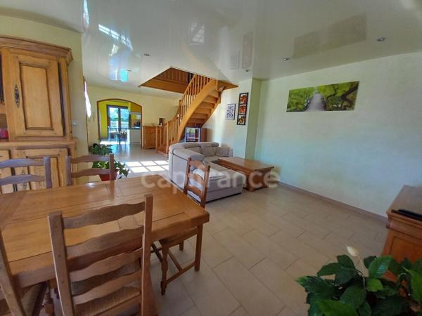 Maison à vendre 9 pièces proche de PIERRE DE BRESSE (71)