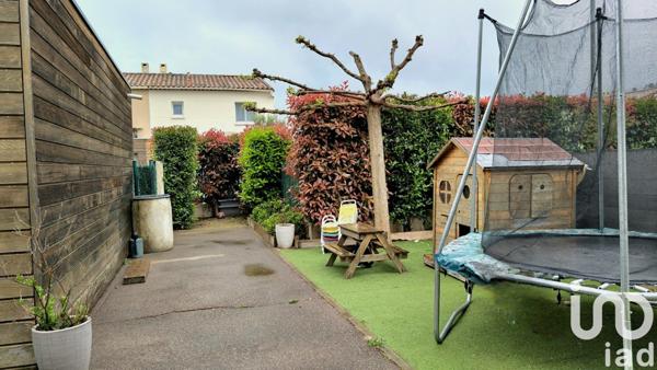 Maison 4 pièces de 78 m² à Cuges-les-Pins (13780)