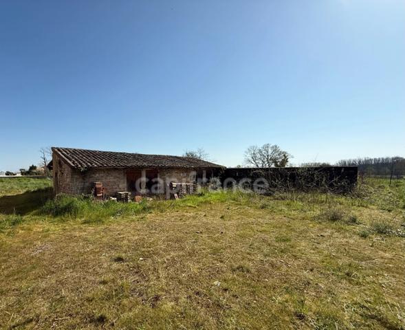 À saisir rapidement : Grange à rénover avec un potentiel incroyable !