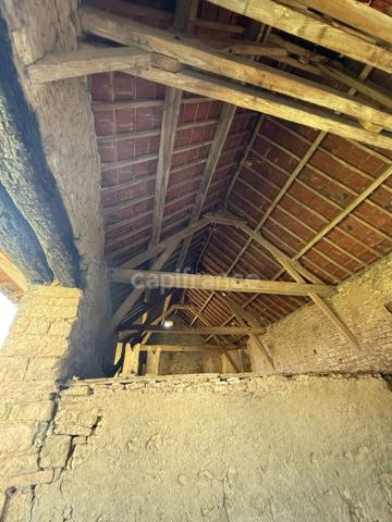 À saisir rapidement : Grange à rénover avec un potentiel incroyable !