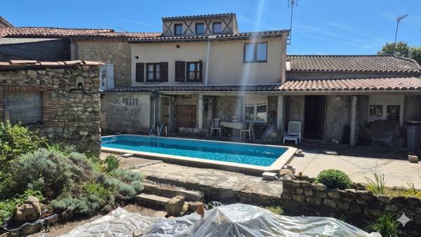 À vendre - Maison mitoyenne 1 côté, 6 pièces située à Condom (32100)