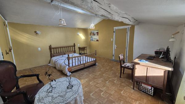 À vendre - Maison mitoyenne 1 côté, 6 pièces située à Condom (32100)