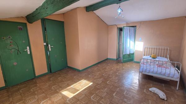 À vendre - Maison mitoyenne 1 côté, 6 pièces située à Condom (32100)