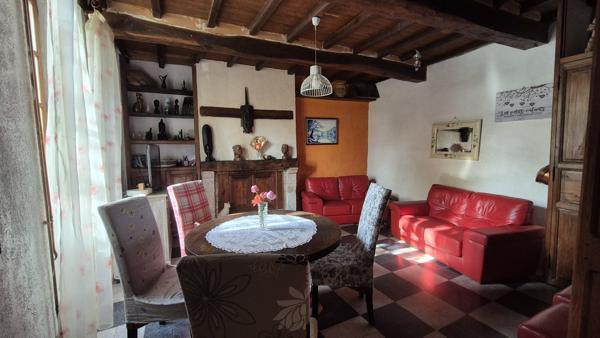 À vendre - Maison mitoyenne 1 côté, 6 pièces située à Condom (32100)