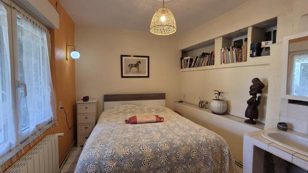 À vendre - Maison mitoyenne 1 côté, 6 pièces située à Condom (32100)
