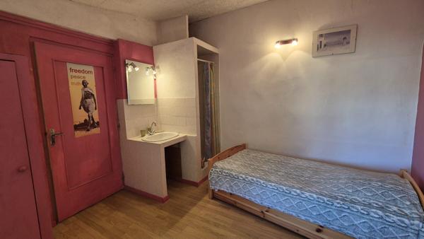 À vendre - Maison mitoyenne 1 côté, 6 pièces située à Condom (32100)