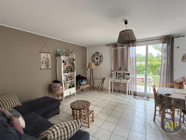 Maison à vendre Saint Jean D Angely - 4 pièces, 83m² avec 3 chambre(s) à 122 590€ - AJP Immobilier Saintes