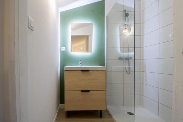 Maison 2 chambres avec garage et extérieur