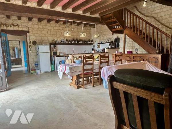 AVOINE NEMAN,

Ensemble immobilier idéal pour résidence principale et investissement locatif,...