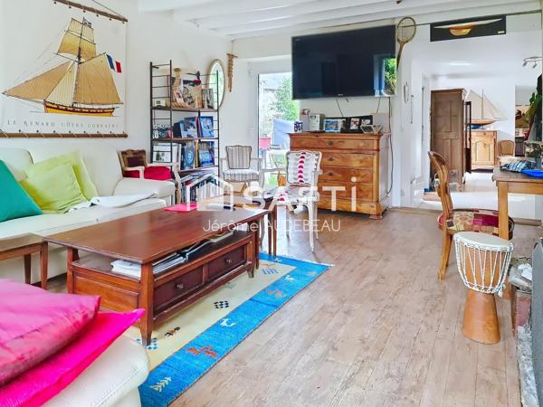 BEL ENSEMBLE IMMOBILIER AU CALME ET AVEC GRAND TERRAIN