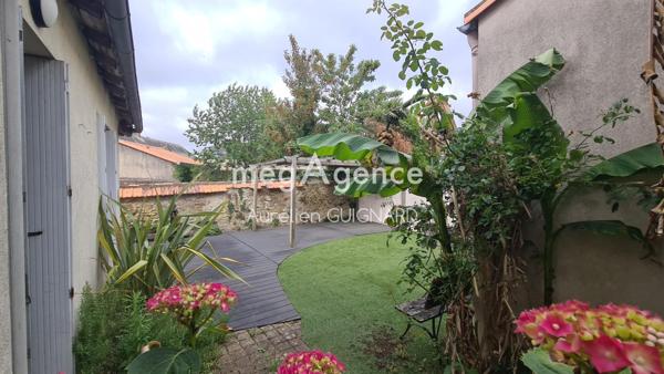 Maison à BRESSUIRE, 79300 - 7 pièces 127m²