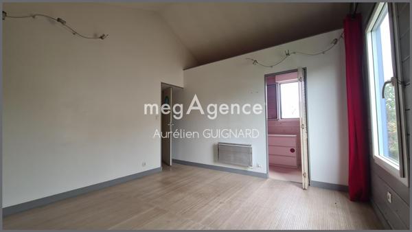 Maison à BRESSUIRE, 79300 - 7 pièces 127m²