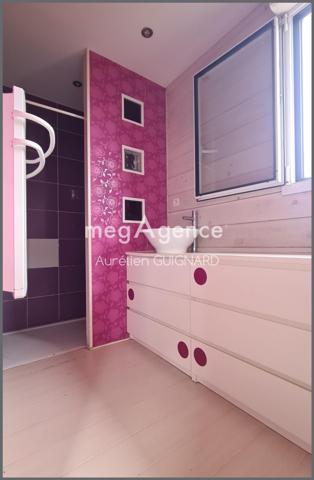 Maison à BRESSUIRE, 79300 - 7 pièces 127m²