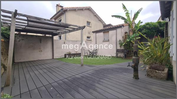 Maison à BRESSUIRE, 79300 - 7 pièces 127m²