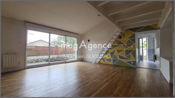 Maison à BRESSUIRE, 79300 - 7 pièces 127m²