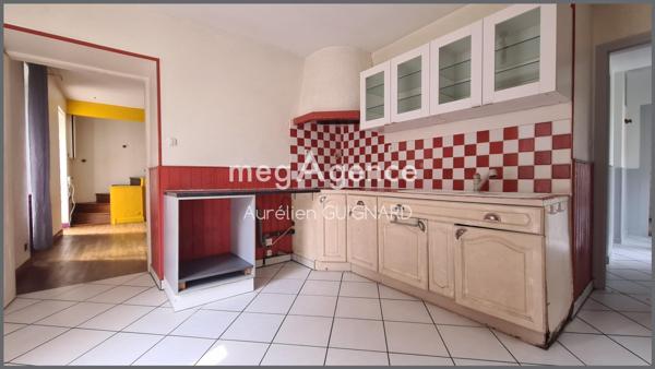 Maison à BRESSUIRE, 79300 - 7 pièces 127m²