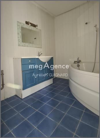 Maison à BRESSUIRE, 79300 - 7 pièces 127m²