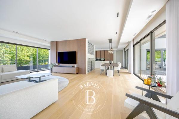 Noisy-le-Grand, Maison 5 Chambres -  311 m² à vendre
