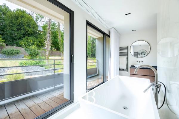 Noisy-le-Grand, Maison 5 Chambres -  311 m² à vendre