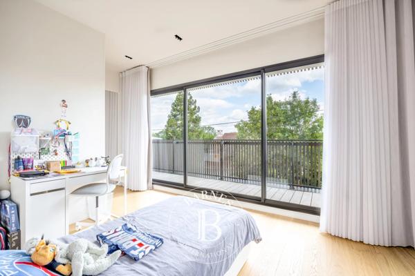 Noisy-le-Grand, Maison 5 Chambres -  311 m² à vendre