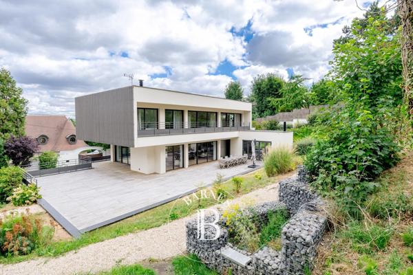 Noisy-le-Grand, Maison 5 Chambres -  311 m² à vendre