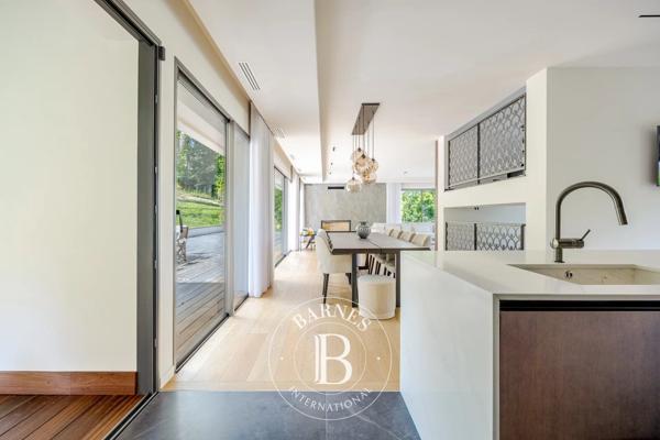 Noisy-le-Grand, Maison 5 Chambres -  311 m² à vendre