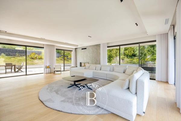 Noisy-le-Grand, Maison 5 Chambres -  311 m² à vendre