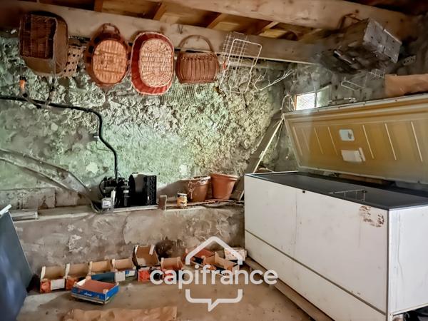 Maison d'environ 120 m2 avec plus de 2,2 hectares de terrain et un potentiel d'agrandissement exceptionnel – Saint-Jean-de-Muzols