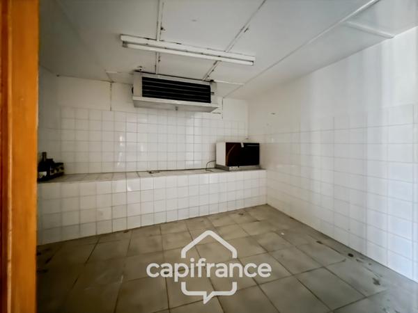 Maison d'environ 120 m2 avec plus de 2,2 hectares de terrain et un potentiel d'agrandissement exceptionnel – Saint-Jean-de-Muzols
