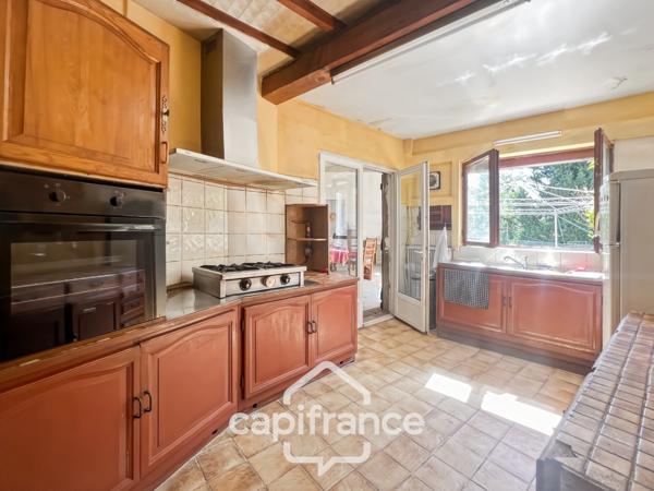 Maison d'environ 120 m2 avec plus de 2,2 hectares de terrain et un potentiel d'agrandissement exceptionnel – Saint-Jean-de-Muzols